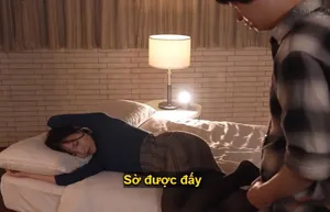 Người chồng không có nhà, Cô vợ dẫn bạn học cũ về nhà sau buổi học lớp