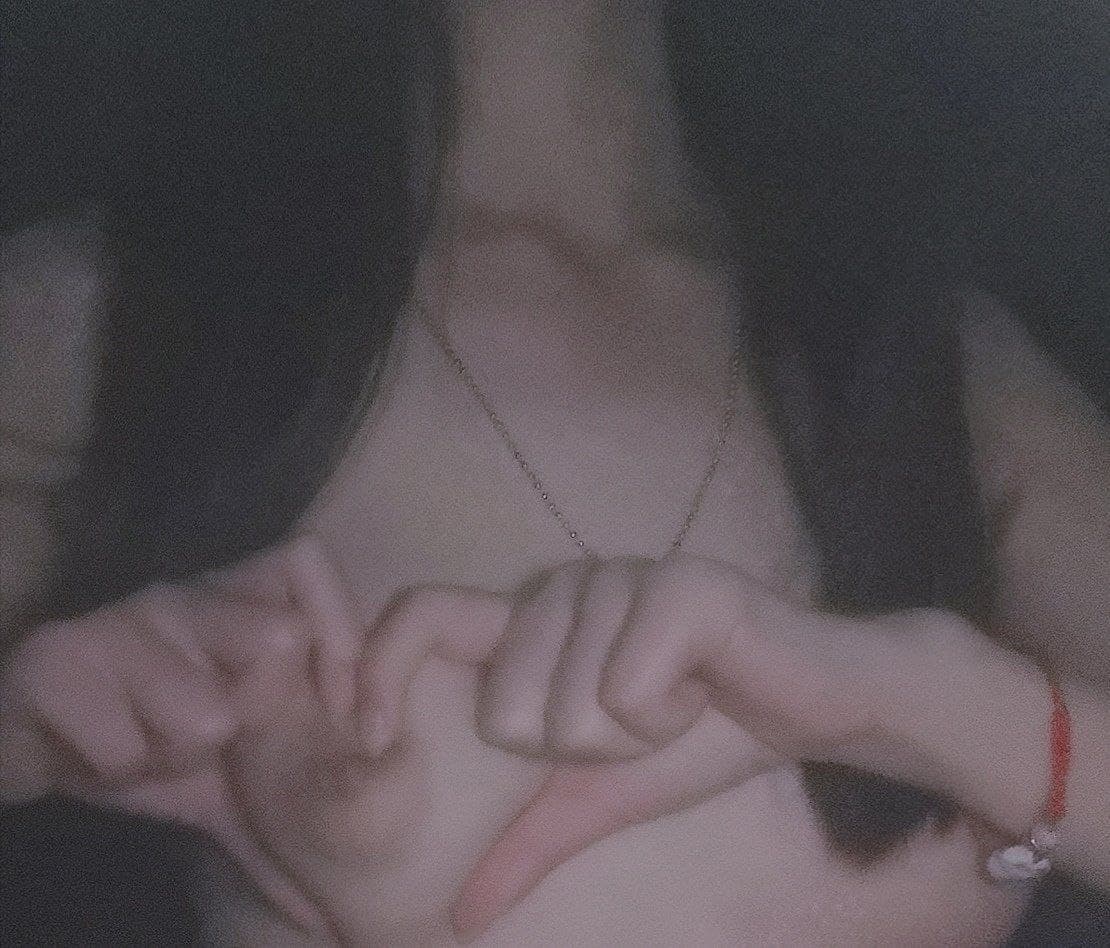 Một clb của những người không chung thuỷ, chìm đắm trong thuốc kích dục